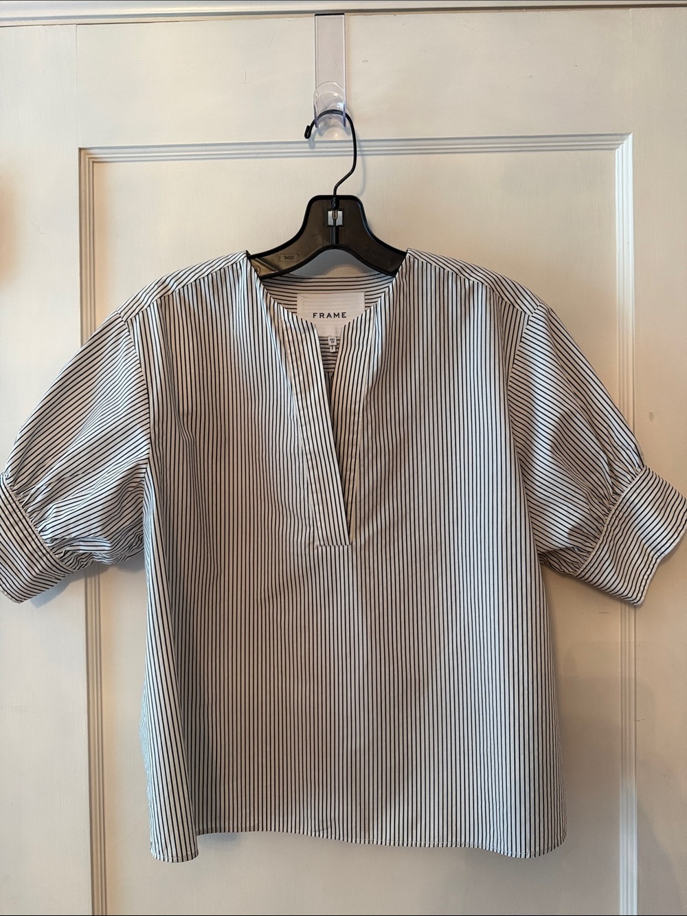 FRAME Split Neck Organic Cotton Popover top‎